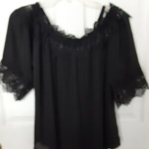 A. Byer  Size Large Black Neckline & Trimmed Short Sleeves Top